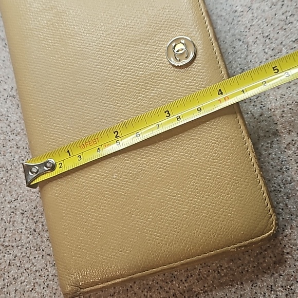 Chanel Tan Neutral Cream Beige Leather Long Flap Tan Wallet - Picture 15 of 15